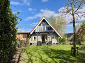 Grachthaus 6pers House with a private terrace and garden by the Lauwersmeer